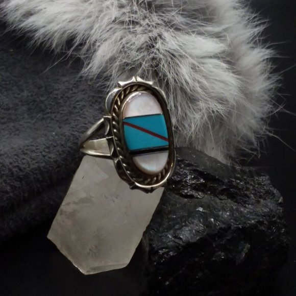 TURQUOISE MOP Ring | Vintage - Native - Sterling | Coral, Jet & Turquoise - Picture 3 of 7